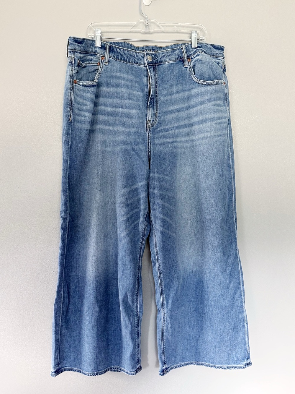 American Eagle Dreamy Drape Super High Rise Baggy Wide Leg Jeans size 18 short